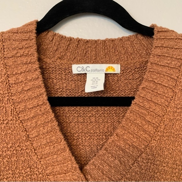 C&C California V-neck Pullover Sweater - Picture 4 of 6